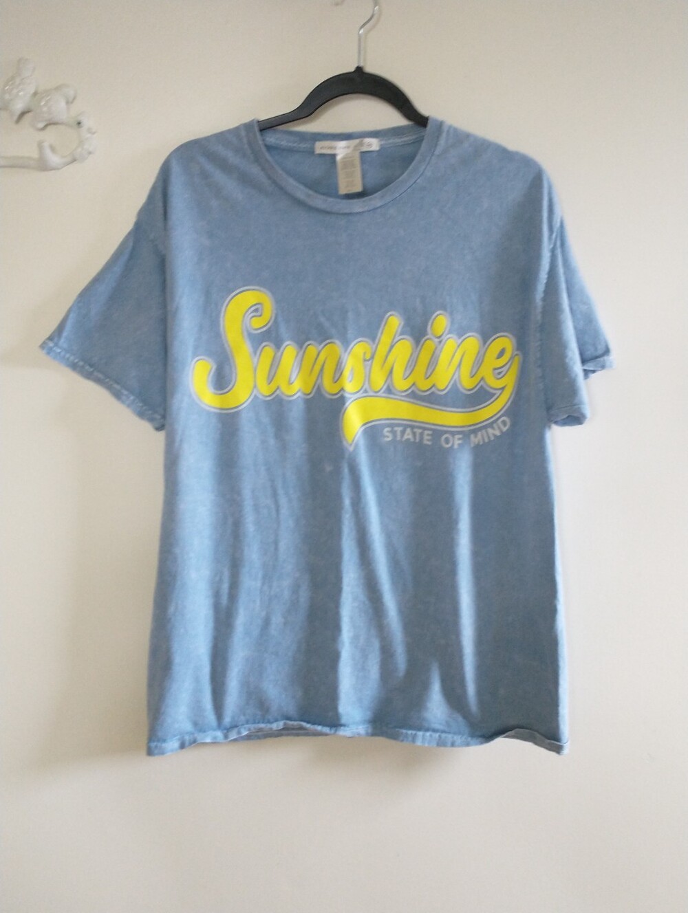 Altar'd State Blue Tee with Yellow Sunshine Oversized Graphic Tee T-shirt M / L